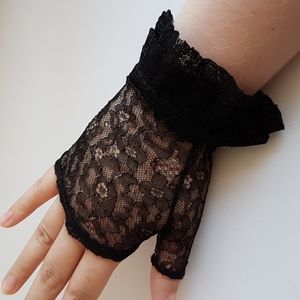 Vintage Pair of Black Lace Fingerless Gloves